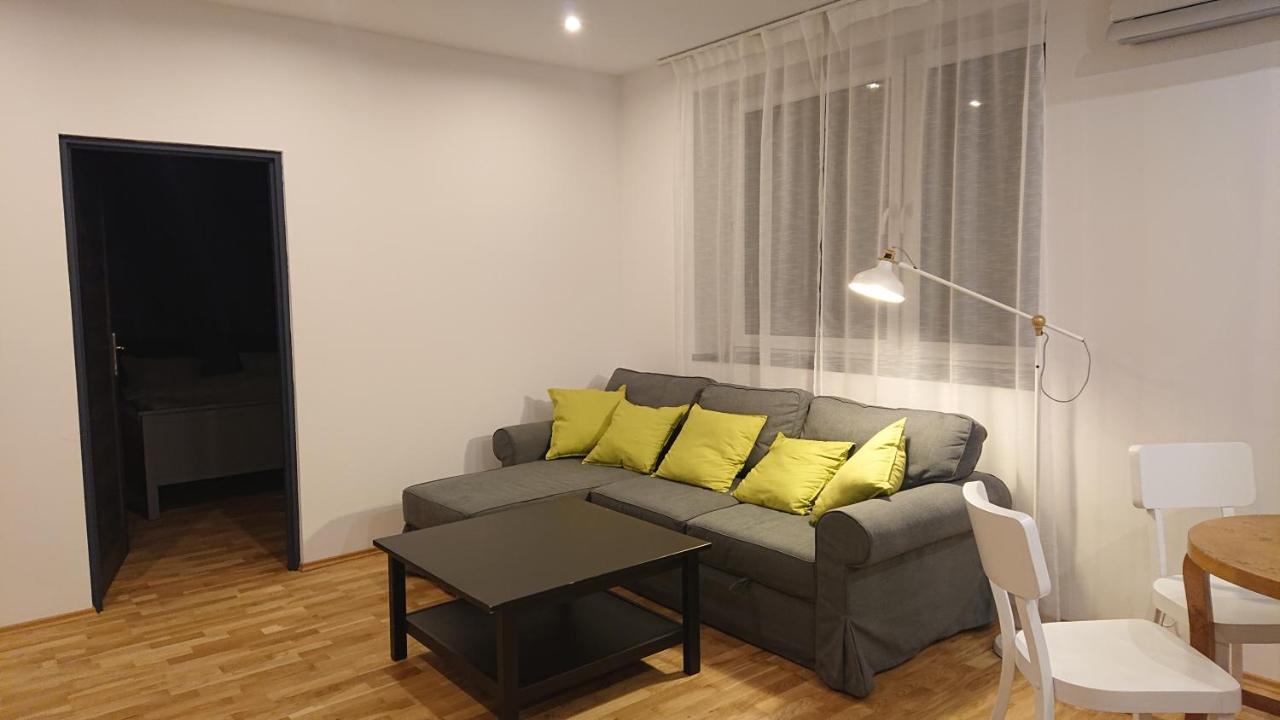 Apartament nad Stonehenge Appartement Dąbrowa Górnicza Buitenkant foto