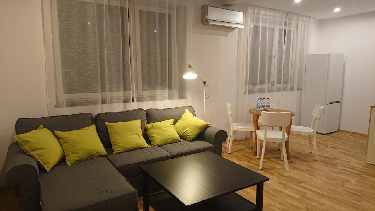 Apartament nad Stonehenge Appartement Dąbrowa Górnicza Buitenkant foto