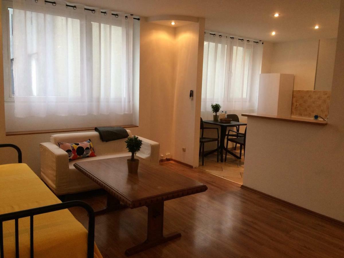 Apartament nad Stonehenge Appartement Dąbrowa Górnicza Buitenkant foto