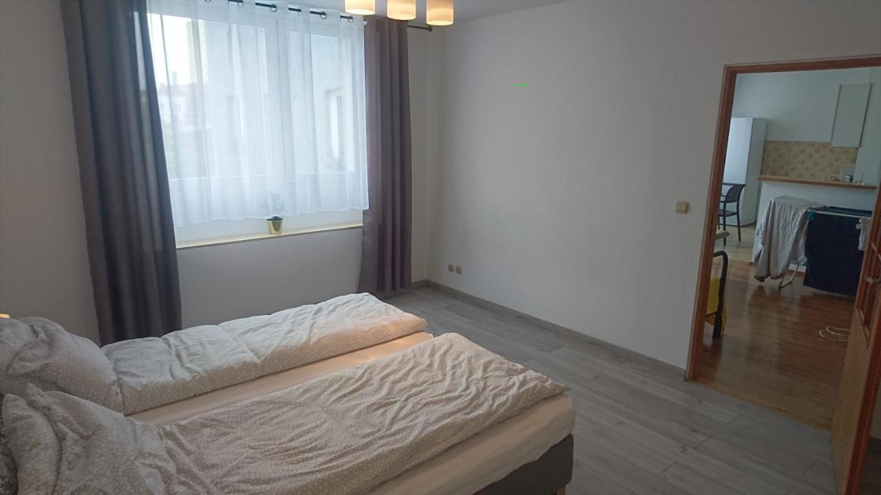 Apartament nad Stonehenge Appartement Dąbrowa Górnicza Buitenkant foto